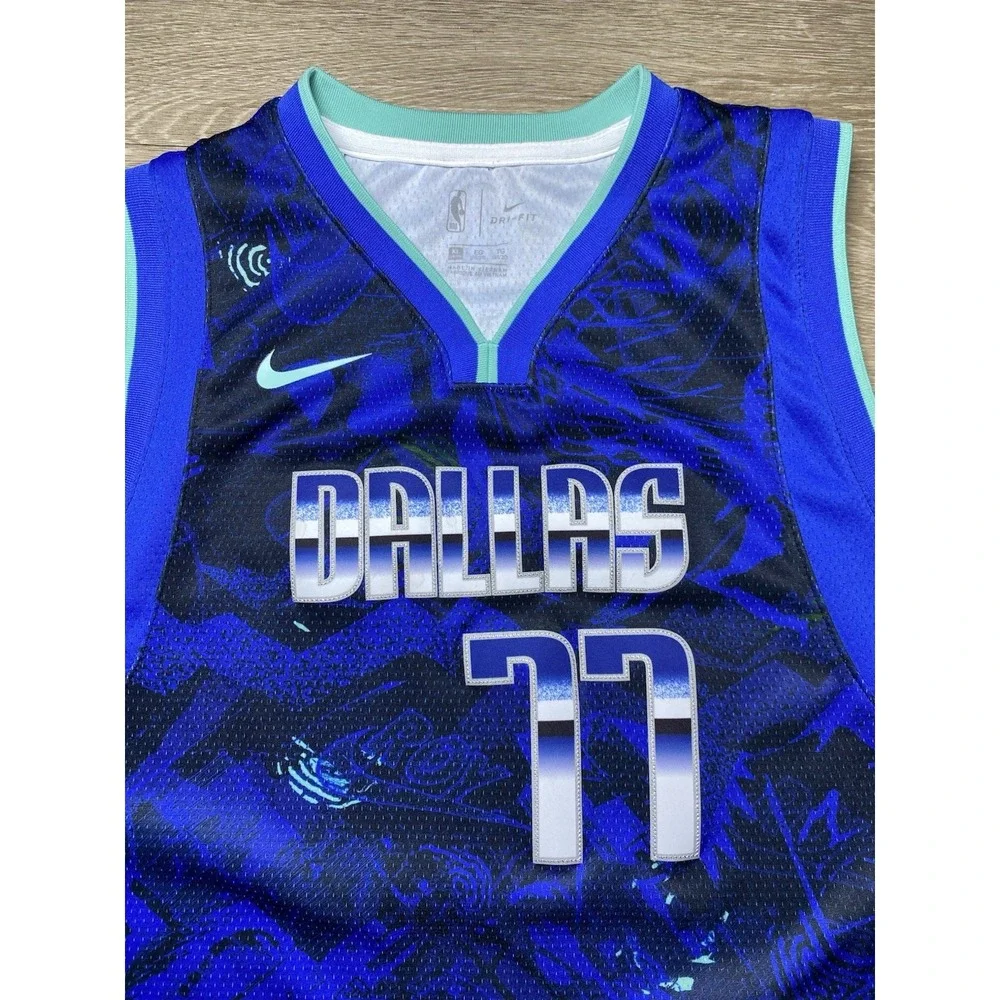 Authentic Nike Dallas Mavericks Luka Doncic Select Series Jersey Kids Size‎ XL